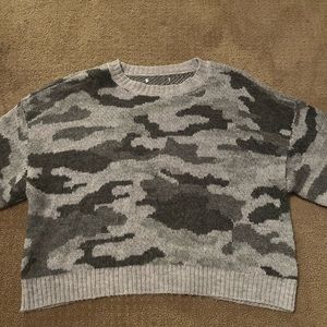 American eagle camo sweater size xs